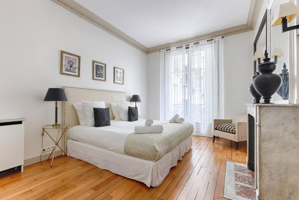 Apartment Invalides Pont Alexandre Iii Luxury 2br Paris